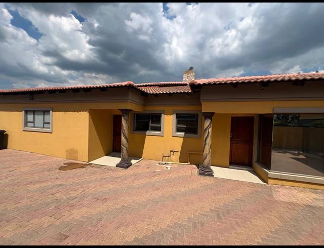 4 BEDROOM HOUSE FOR SALE IN ELIGWA ESTATE
